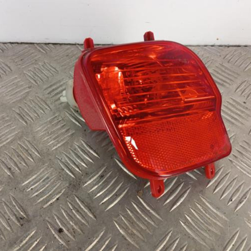 Feu de pare choc arriere droit PEUGEOT 3008 2