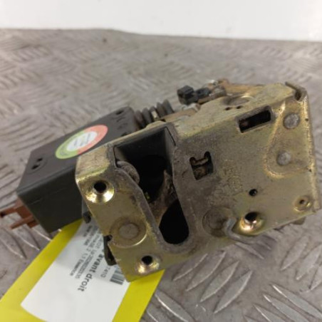 Serrure avant droit PEUGEOT 106 Photo n°1