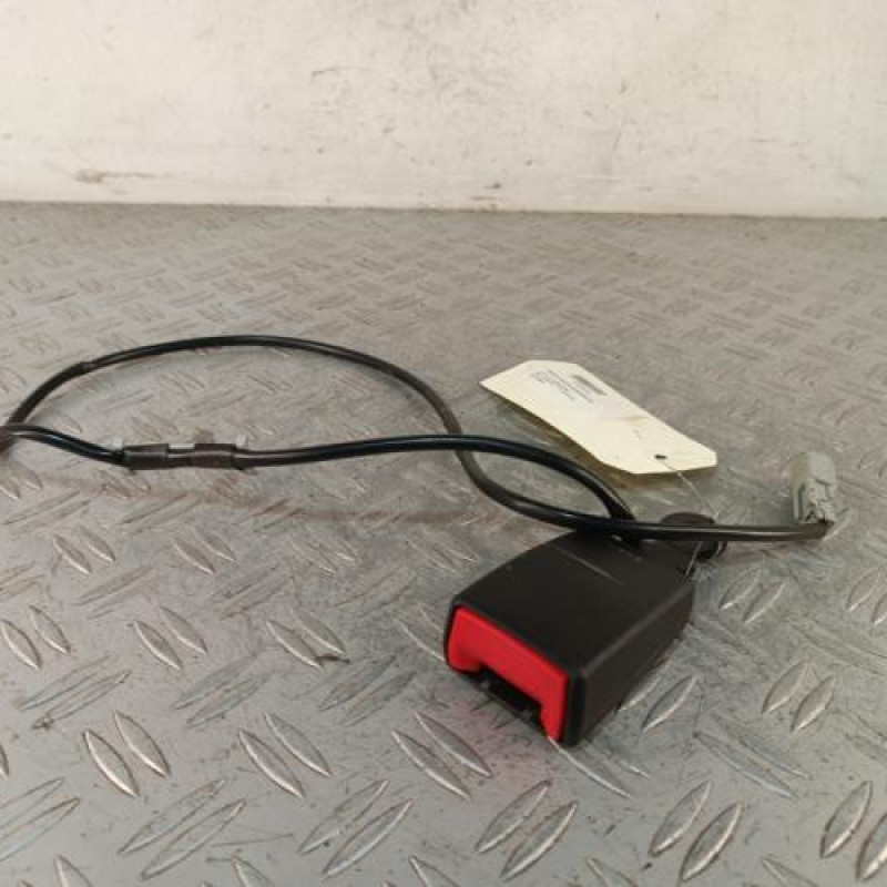 Attache ceinture avant gauche FIAT 500 2