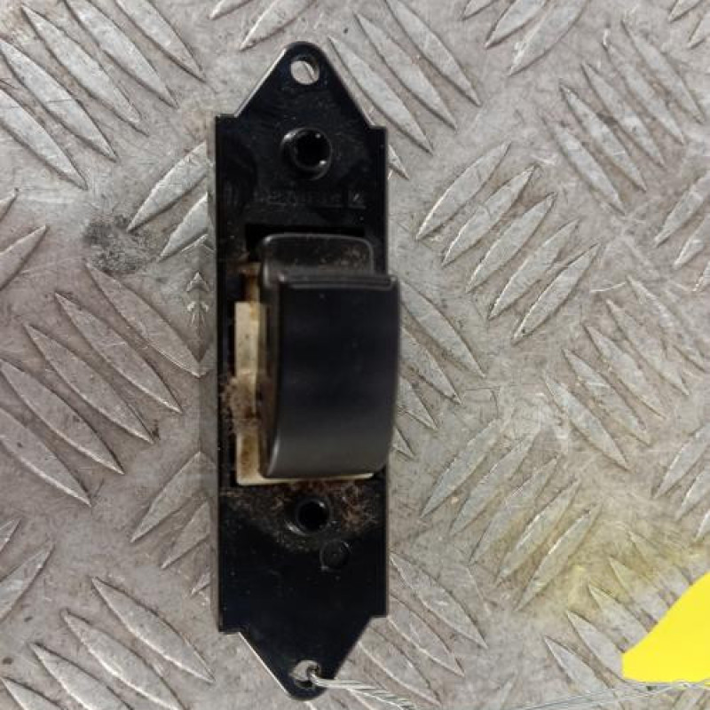 Interrupteur de leve vitre arriere droit MITSUBISHI ASX 1