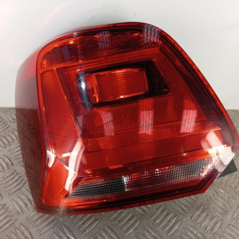 Feu arriere principal gauche (feux) VOLKSWAGEN POLO 5 Feu arriere principal gauche (feux) VOLKSWAGEN POLO 5