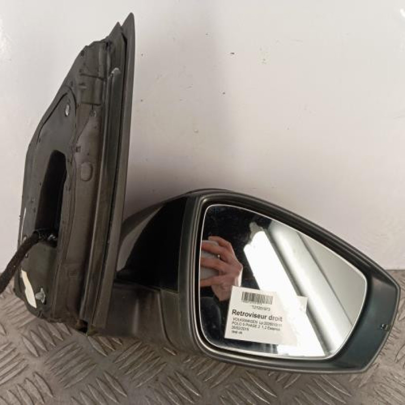 Retroviseur droit VOLKSWAGEN POLO 5