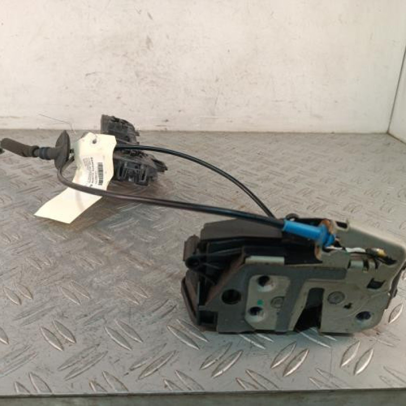 Serrure avant droit FORD ECOSPORT Serrure avant droit FORD ECOSPORT