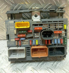 Boitier servitude moteur (BSM) PEUGEOT 5008 1 Photo n°1