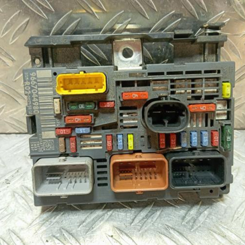 Boitier servitude moteur (BSM) PEUGEOT 5008 1