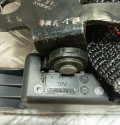 Attache ceinture arriere droit RENAULT CLIO 3