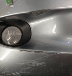 Pare choc avant TOYOTA YARIS 2 Photo n°4