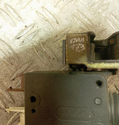 Serrure avant gauche PEUGEOT 106 Photo n°4