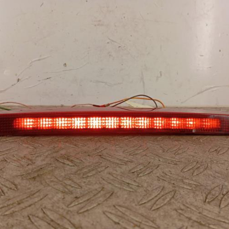 Feu arriere stop central RENAULT CLIO 2 Feu arriere stop central RENAULT CLIO 2