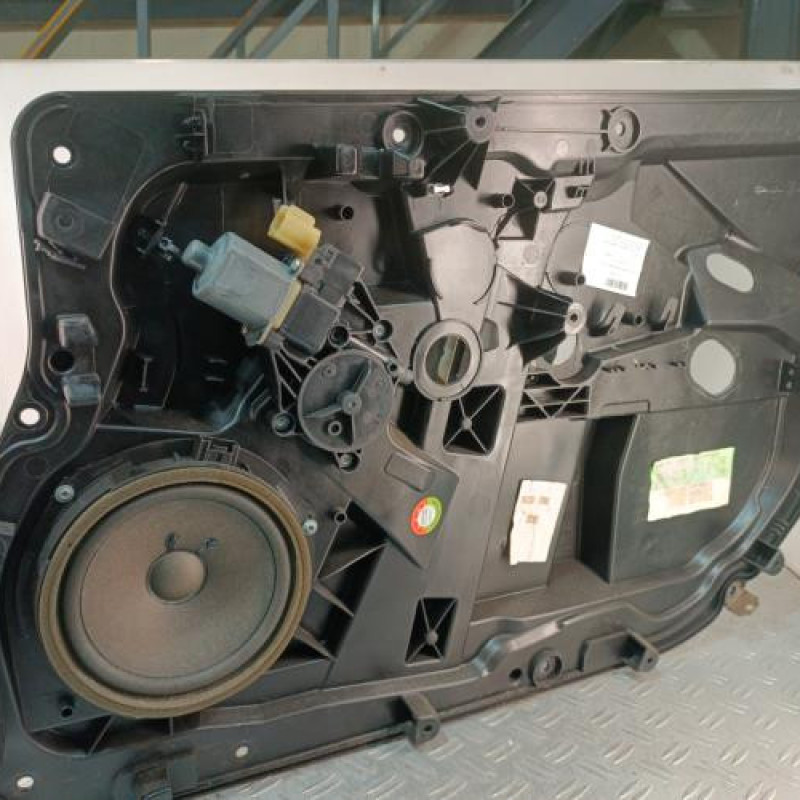 Leve vitre electrique avant droit FORD FIESTA 6