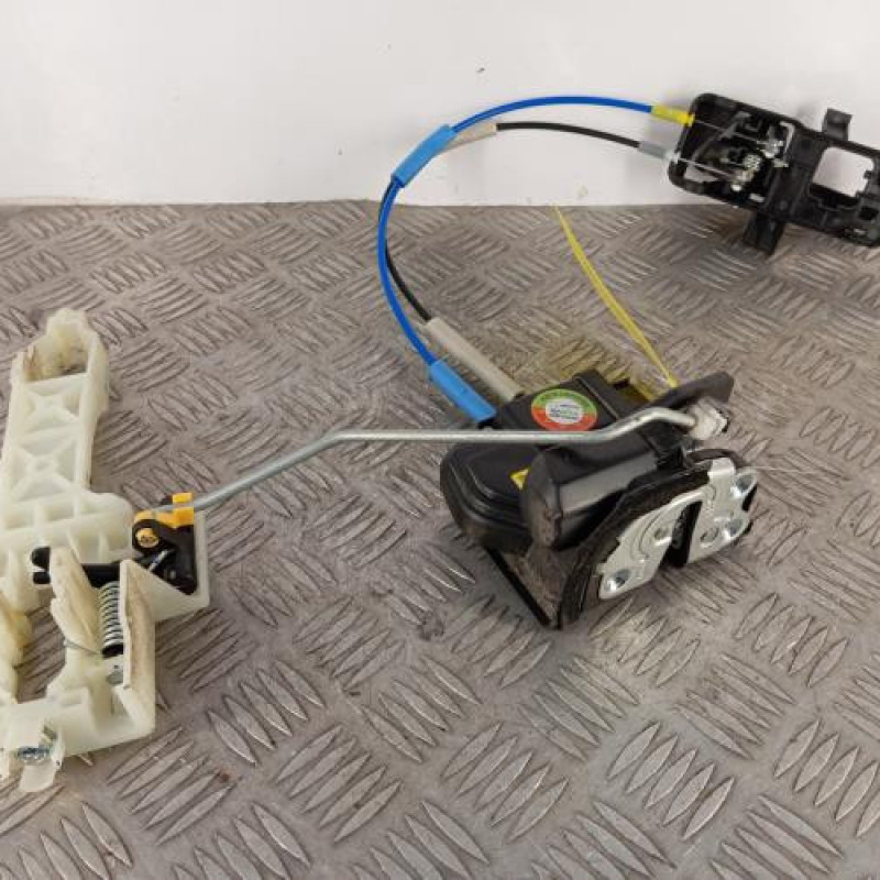 Serrure avant droit KIA PICANTO 3 Serrure avant droit KIA PICANTO 3