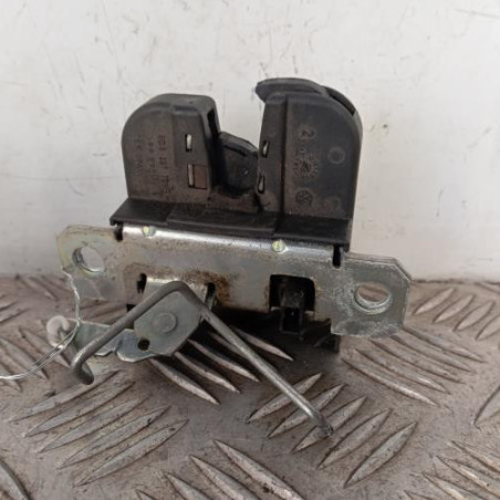 Serrure de hayon VOLKSWAGEN POLO 4 Photo n°1