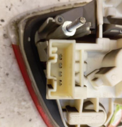 Feu arriere secondaire gauche (feux) BMW SERIE 3 E90 Photo n°3