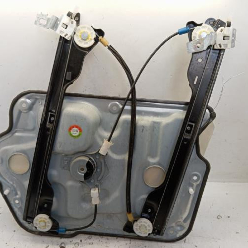 Leve vitre electrique avant gauche NISSAN QASHQAI 1