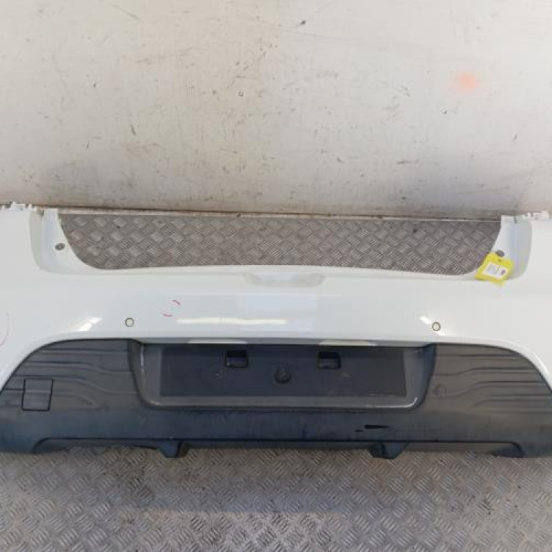Pare choc arriere RENAULT CLIO 4