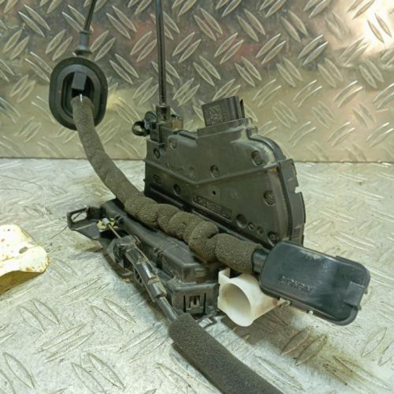 Serrure avant gauche RENAULT CLIO 4 Serrure avant gauche RENAULT CLIO 4