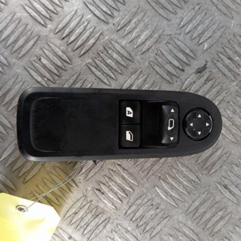Interrupteur de leve vitre avant gauche CITROEN C3 2