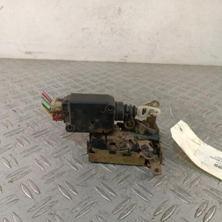 Serrure avant gauche PEUGEOT 205 Photo n°1