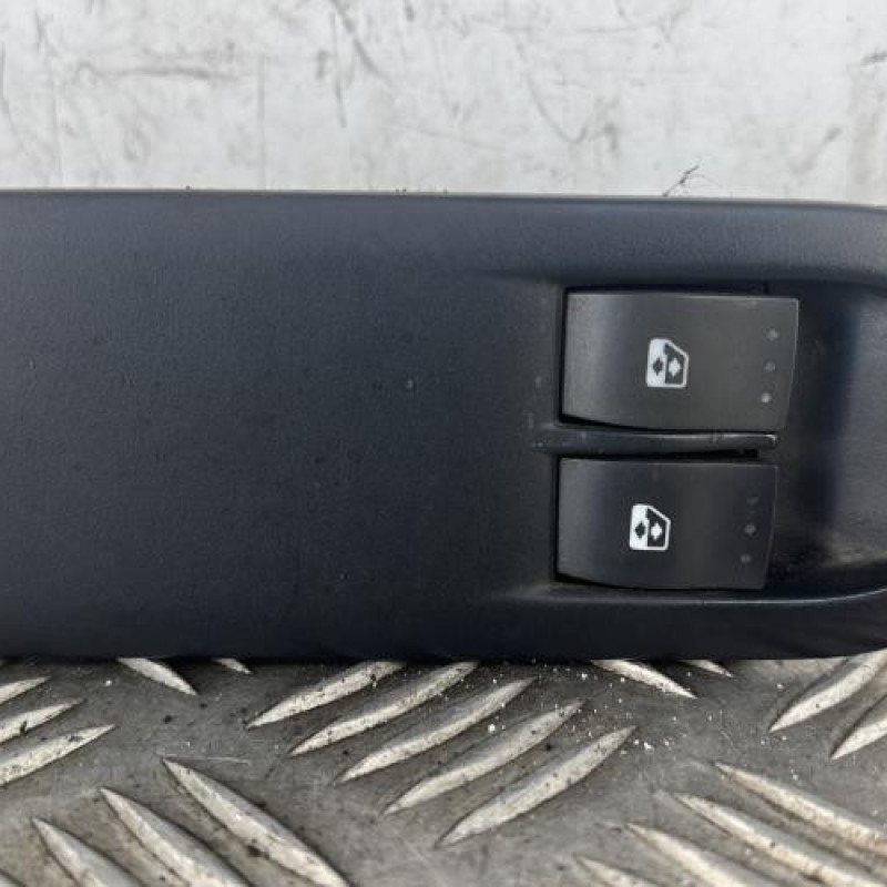 Interrupteur de leve vitre avant gauche RENAULT GRAND SCENIC 2