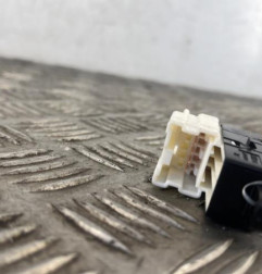 Interrupteur de leve vitre avant droit SUZUKI SWIFT 5 Photo n°3