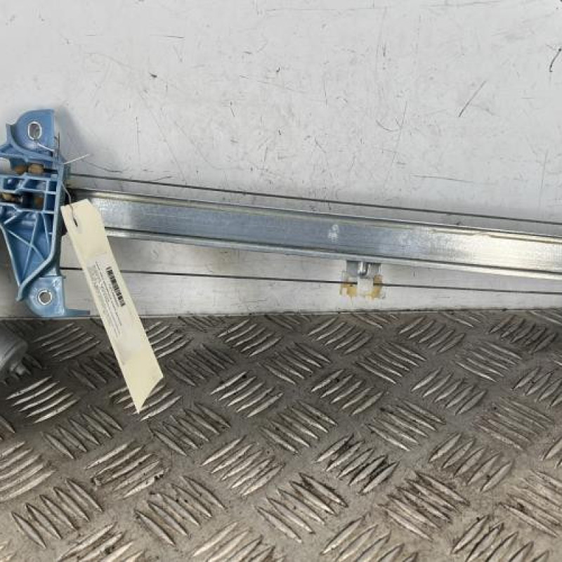 Leve vitre electrique avant gauche SUZUKI SWIFT 5