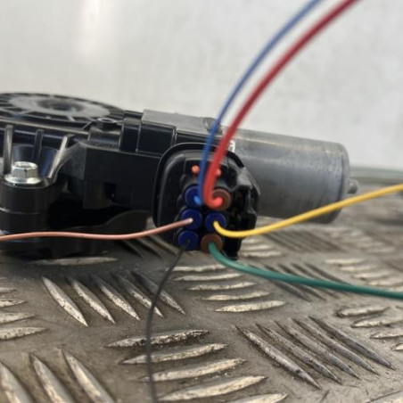 Leve vitre electrique avant gauche SUZUKI SWIFT 5