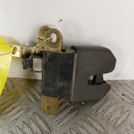 Serrure de coffre VOLKSWAGEN PASSAT 4 Photo n°1