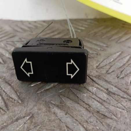 Interrupteur de leve vitre avant droit CITROEN SAXO Photo n°1