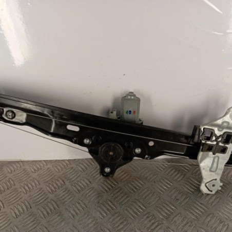 Leve vitre electrique avant droit NISSAN QASHQAI 2