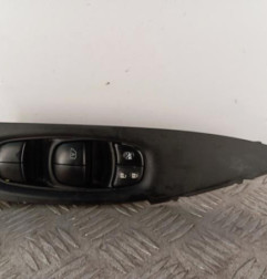 Interrupteur de leve vitre avant gauche NISSAN QASHQAI 2 Photo n°1