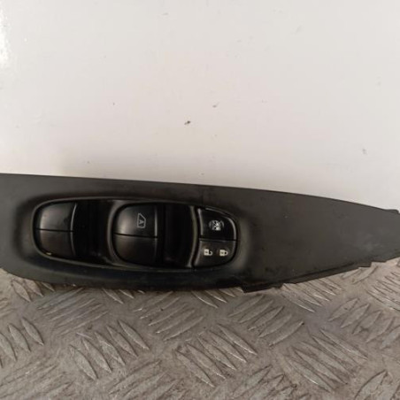 Interrupteur de leve vitre avant gauche NISSAN QASHQAI 2