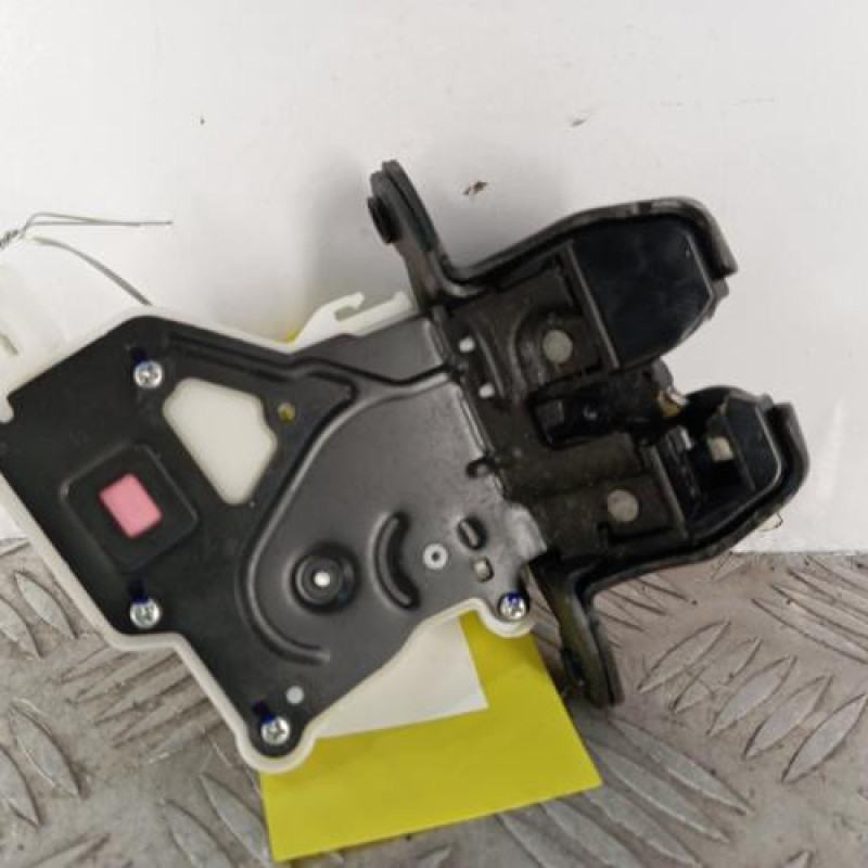 Serrure de hayon NISSAN QASHQAI 2