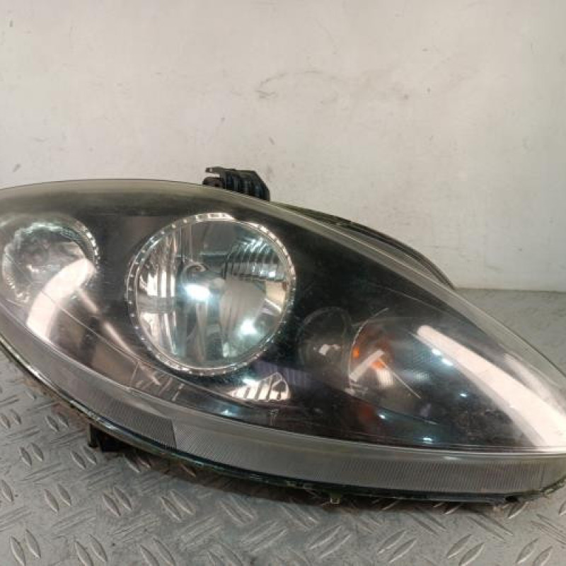 Optique avant principal droit (feux)(phare) SEAT ALTEA