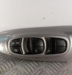 Interrupteur de leve vitre avant gauche NISSAN JUKE 1 Photo n°1