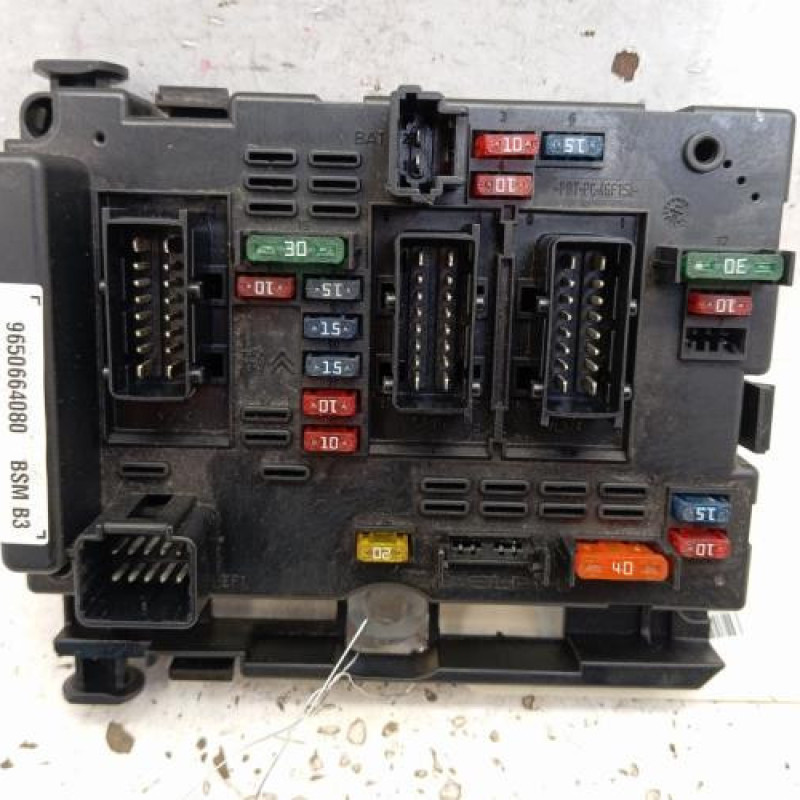 Boitier servitude moteur (BSM) PEUGEOT 206 Boitier servitude moteur (BSM) PEUGEOT 206