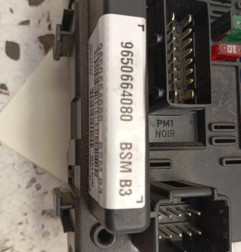 Boitier servitude moteur (BSM) PEUGEOT 206 Photo n°3