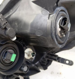 Optique avant principal gauche (feux)(phare) TOYOTA AURIS 1 Photo n°3