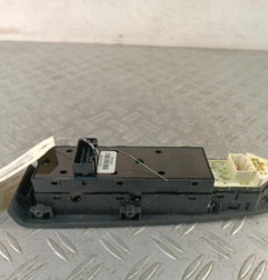 Interrupteur de leve vitre avant gauche KIA SPORTAGE 3