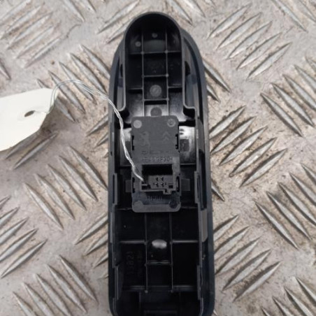 Interrupteur de leve vitre avant droit PEUGEOT 308 1