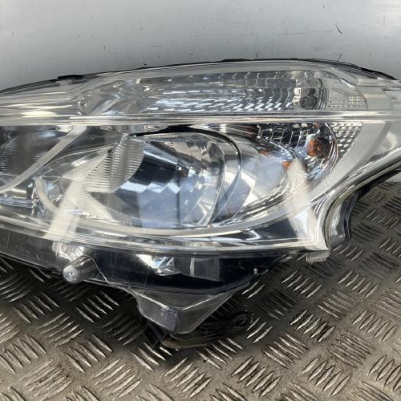 Optique avant principal gauche (feux)(phare) PEUGEOT 208 1
