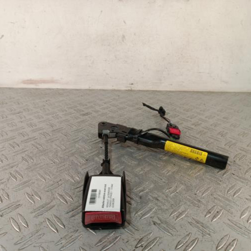 Attache ceinture avant droit RENAULT TWINGO 2