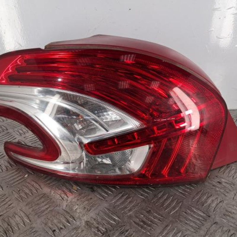 Feu arriere principal gauche (feux) PEUGEOT 208 1 Feu arriere principal gauche (feux) PEUGEOT 208 1