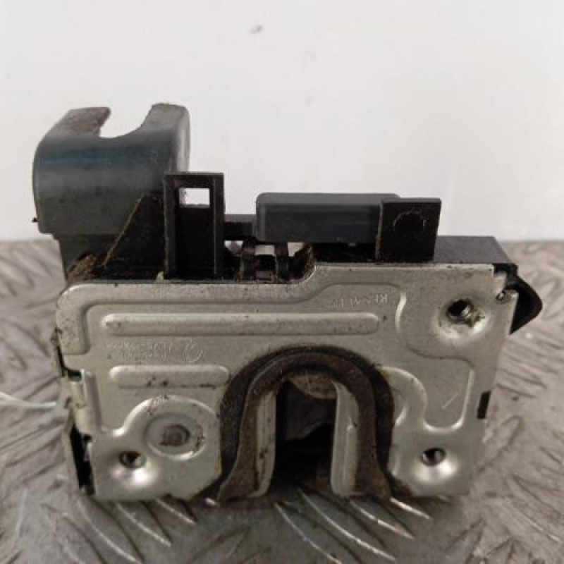 Serrure avant droit DACIA SANDERO 1 Serrure avant droit DACIA SANDERO 1