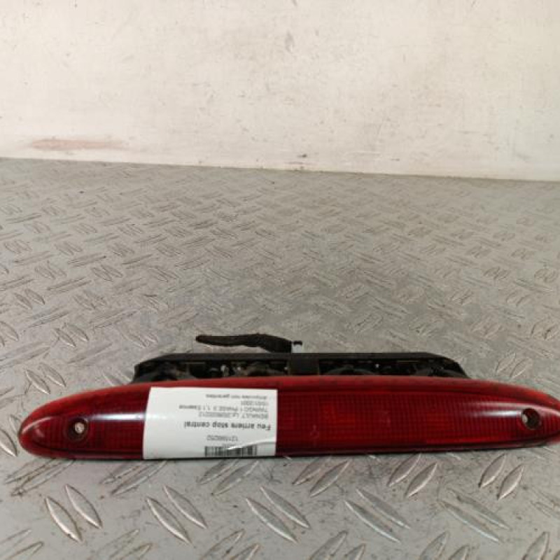 Feu arriere stop central RENAULT TWINGO 1 Feu arriere stop central RENAULT TWINGO 1