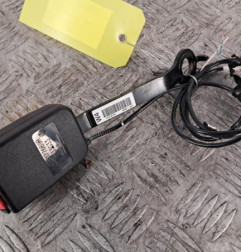 Attache ceinture avant gauche DACIA LODGY