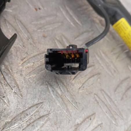 Attache ceinture avant droit RENAULT TWINGO 2