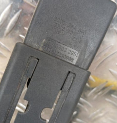 Attache ceinture avant droit RENAULT TWINGO 2 Photo n°3