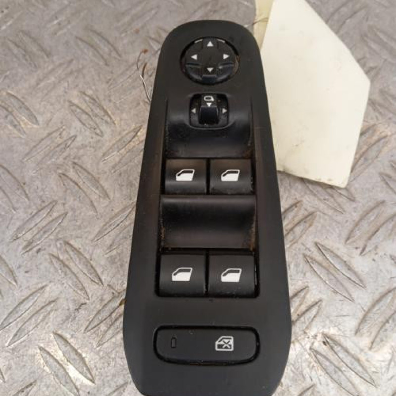 Interrupteur de leve vitre avant gauche PEUGEOT 308 2