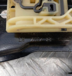 Leve vitre electrique avant gauche FORD FOCUS 3 Photo n°6