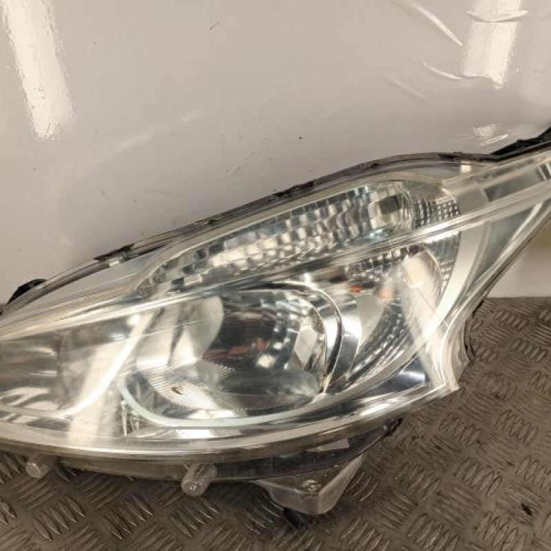 Optique avant principal gauche (feux)(phare) PEUGEOT 208 1